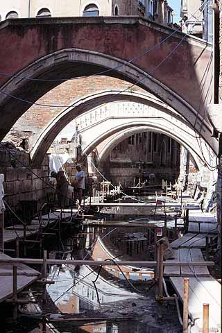 immagine del cantiere nell'insula di Santa Maria Formosa immagine del cantiere nell'insula di Santa Maria Formosa