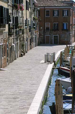 immagine della fondamenta rio del Ponte Longo a fine lavori immagine della fondamenta rio del Ponte Longo a fine lavori
