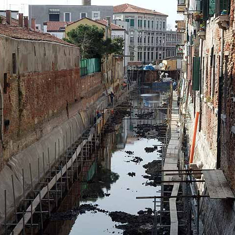 immagine del cantiere durante i lavori nell'insula di Sant’Eufemia immagine del cantiere durante i lavori nell'insula di Sant’Eufemia