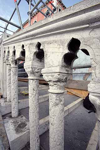 immagine della colonnina mancante del ponte del Vin immagine della colonnina mancante del ponte del Vin