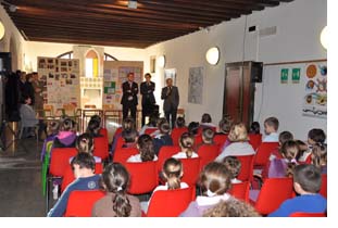 immagine dell'inaugurazione della scuola elementare Foscolo a Murano