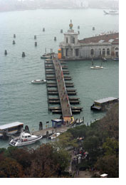 immagine del ponte della Venicemarathon sul Canal Grande